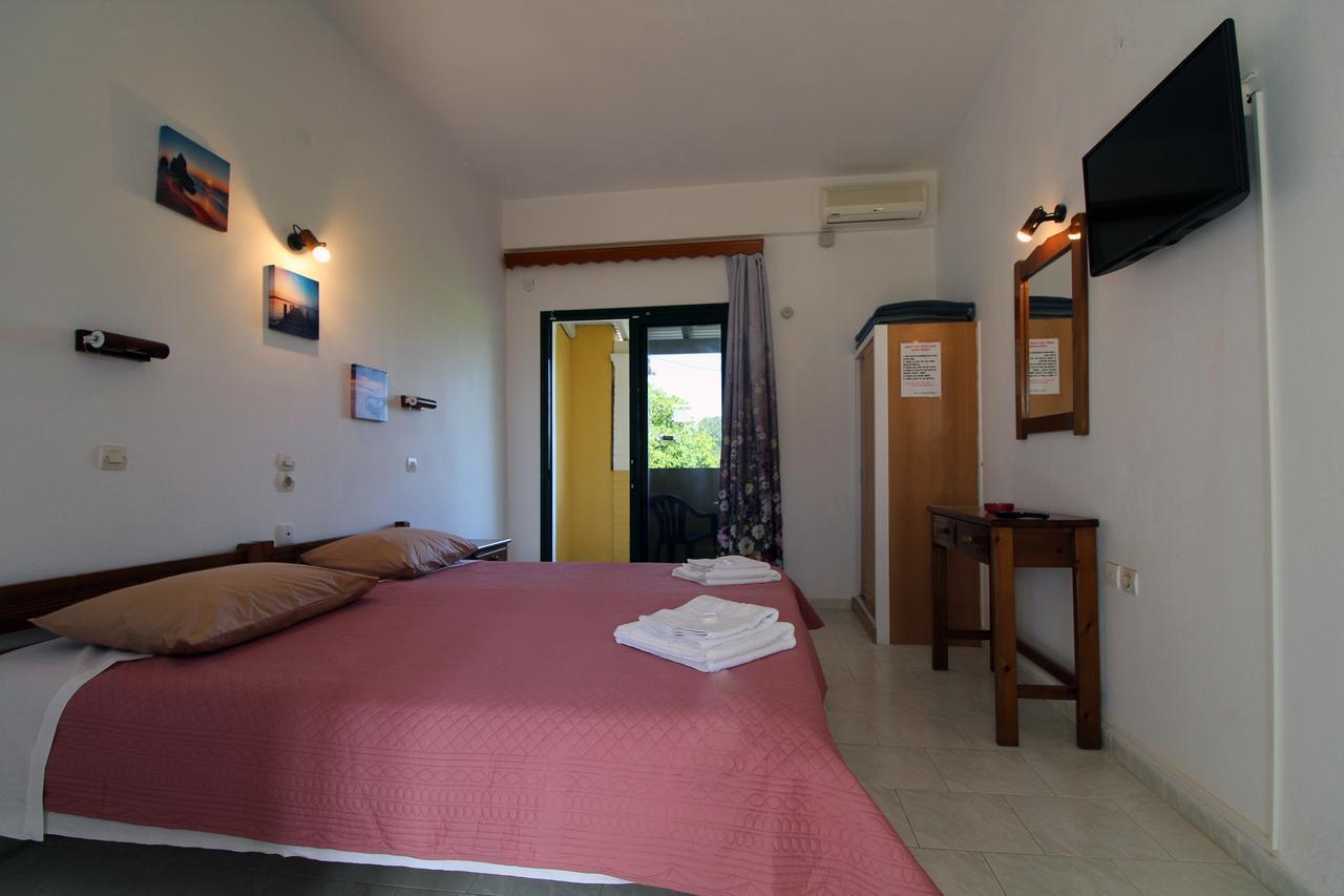 Stars Hotel (Adults Only) آغيوس غيوريوس المظهر الخارجي الصورة